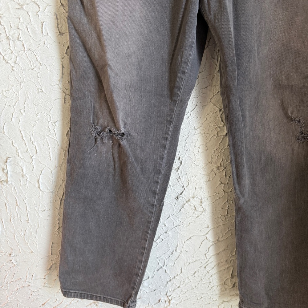 Pilcro Women’s Charcoal Relaxed Jeans - Picture 3 of 10